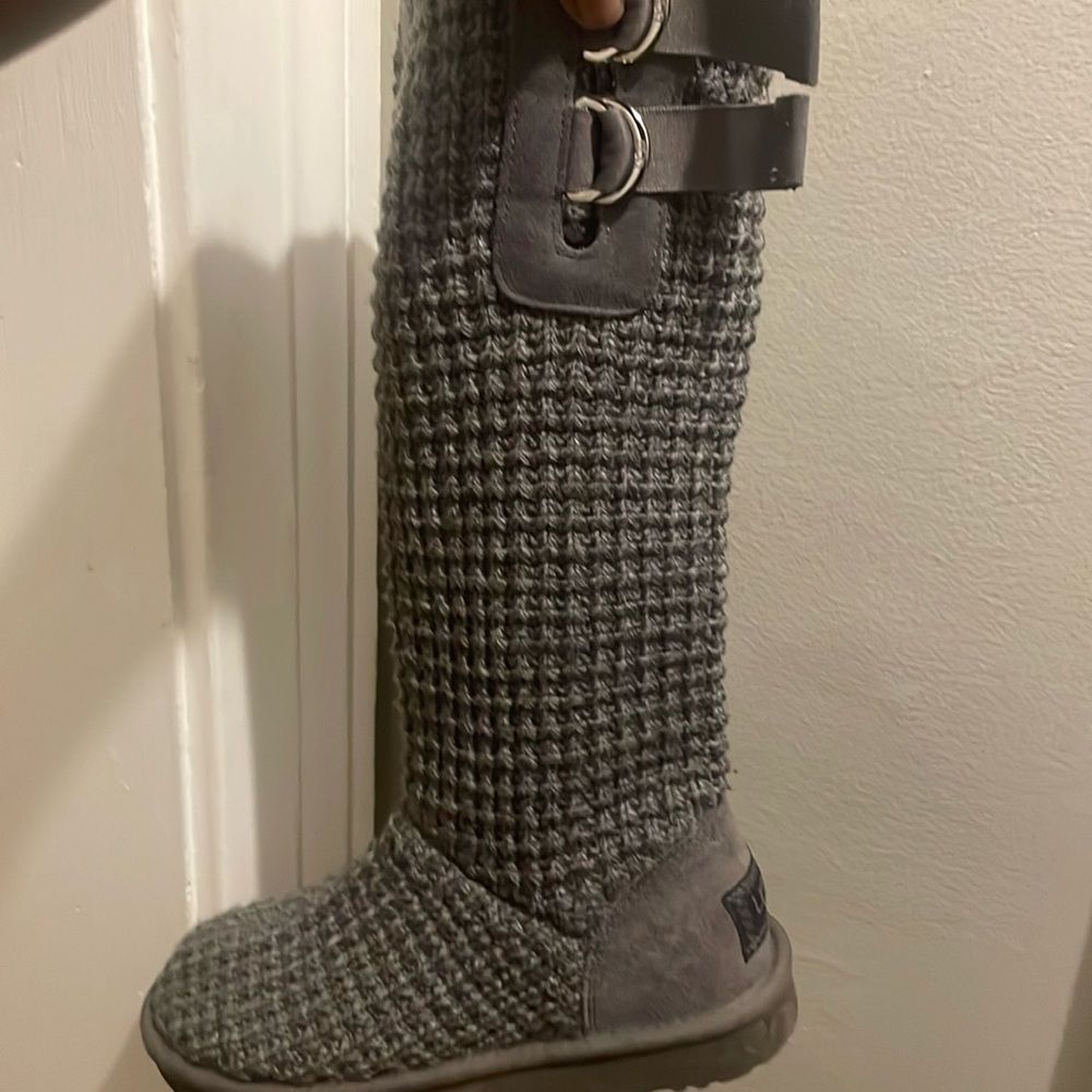 UGG Women's Classic Cardy Cabled Knit Boots in Gray Size 7 - Picture 3 of 8